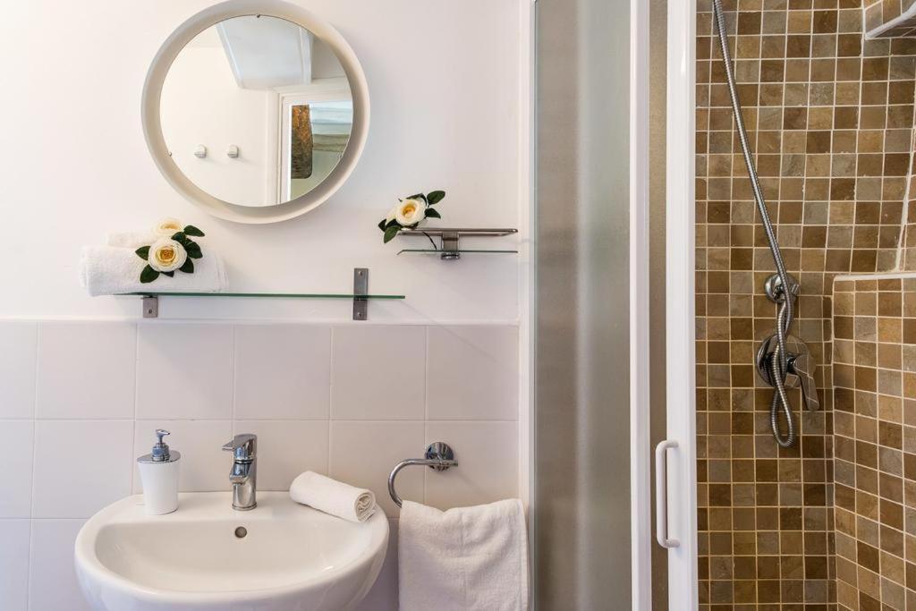 Lyon Apartment Anfiteatro Square, Лукка Екстер'єр фото