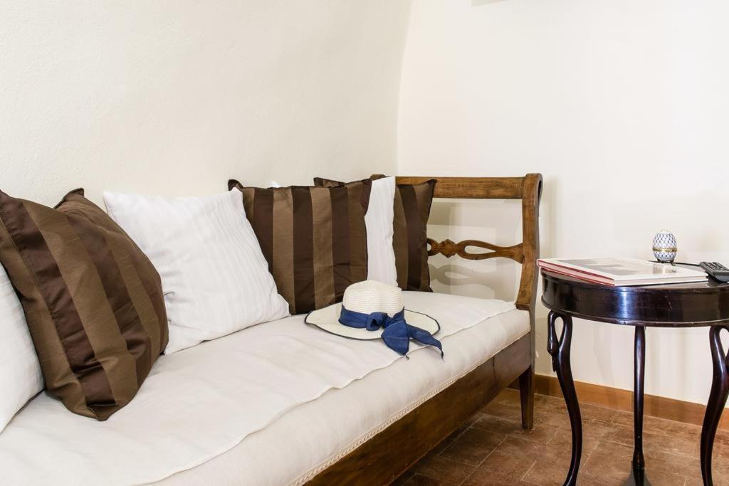 Lyon Apartment Anfiteatro Square, Лукка Екстер'єр фото