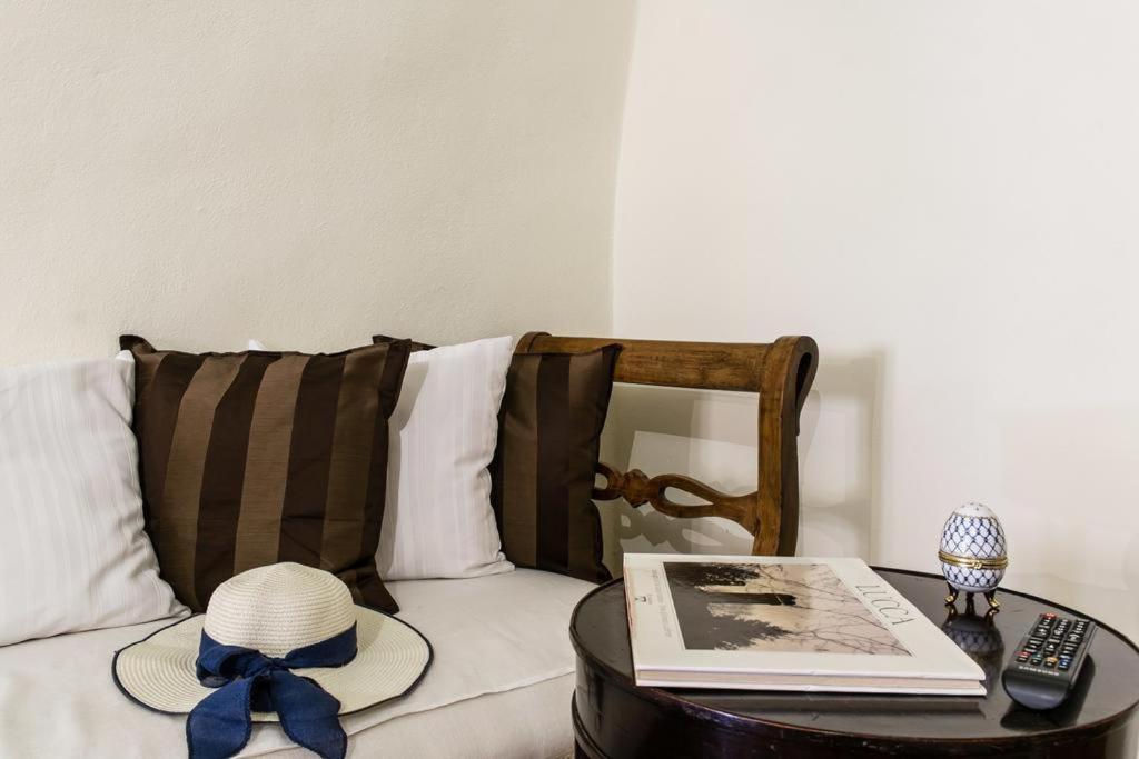 Lyon Apartment Anfiteatro Square, Лукка Екстер'єр фото